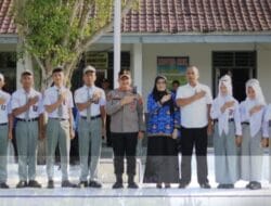 Wakapolres Langkat Jadi Pembina Upacara di SMK Negeri 1 Stabat, Tekankan Disiplin dan Bahaya Narkoba
