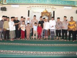 Sholat Jumat Berjamaah hingga Jumat Curhat, Kapolres Langkat Bangun Dialog Langsung dengan Masyarakat Stabat