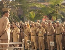 Sekdakab Karo Pimpin Apel Gabungan, Tekankan Peningkatan Kinerja Tahun 2026