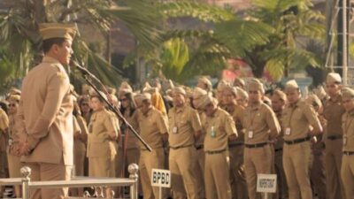 Sekdakab Karo Pimpin Apel Gabungan, Tekankan Peningkatan Kinerja Tahun 2026