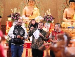 Bupati dan Wakil Bupati Karo Hadiri Perayaan Hari Imlek di Vihara Dharma Shanti Berastagi