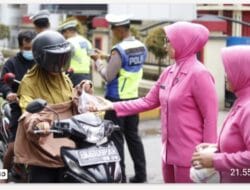 Polres Langkat dan Bhayangkara Berbagi Takjil diHari ke-23 Ramadhan, Wujud Kepedulian kepada Masyarakat