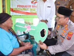 Kapolres Langkat Serahkan Kunci Rumah Hasil Bedah Rumah kepada Ibu Ginah, Wujud Nyata Kepedulian Polri di Hari Bhayangkara Ke-80