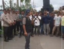 Warga Tapteng Desak Pemkab Buka Data Bantuan Bencana