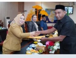 PLT Bupati Tiorita Sampaikan Jawaban Fraksi, Dorong Ranperda Perkuat Tata Kelola Aset Daerah