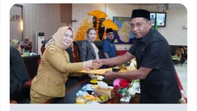 PLT Bupati Tiorita Sampaikan Jawaban Fraksi, Dorong Ranperda Perkuat Tata Kelola Aset Daerah