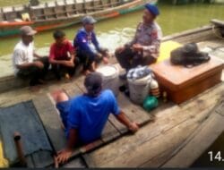 Patroli Sambang Nelayan, Satpolairud Polres Langkat Sampaikan Imbauan Waspada Cuaca Ekstrem